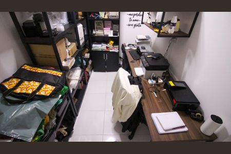 Casa à venda com 250m², 3 quartos e 2 vagas Casa à venda com 250m², 3 quartos e 2 vagasEscritório