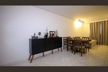 Casa à venda com 250m², 3 quartos e 2 vagas Casa à venda com 250m², 3 quartos e 2 vagasCozinha 1