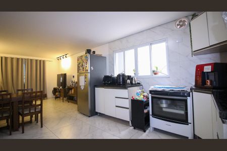 Casa à venda com 250m², 3 quartos e 2 vagas Casa à venda com 250m², 3 quartos e 2 vagasCozinha 1