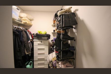 Casa à venda com 250m², 3 quartos e 2 vagas Casa à venda com 250m², 3 quartos e 2 vagasCloset da Suíte