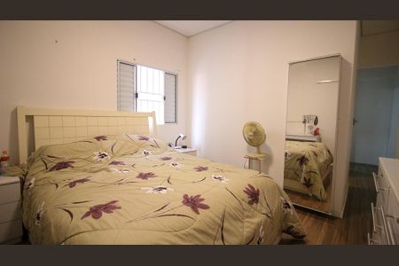 Casa à venda com 250m², 3 quartos e 2 vagas Casa à venda com 250m², 3 quartos e 2 vagasSuíte