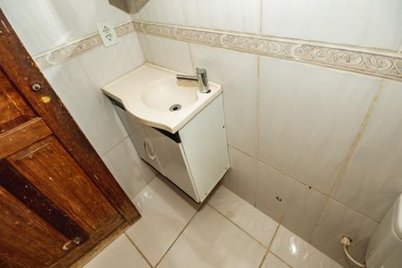 Casa à venda com 160m², 3 quartos e 2 vagasBanheiro Social