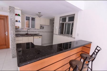Apartamento à venda com 80m², 2 quartos e sem vagaCozinha
