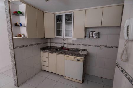 Apartamento à venda com 80m², 2 quartos e sem vagaCozinha