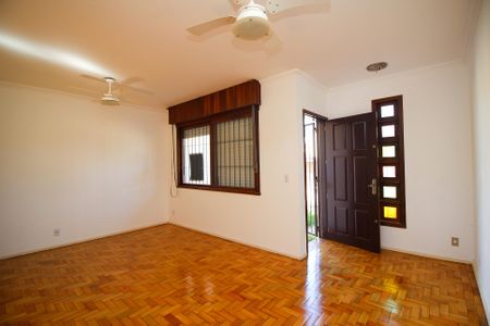 Casa à venda com 177m², 3 quartos e 4 vagasSala