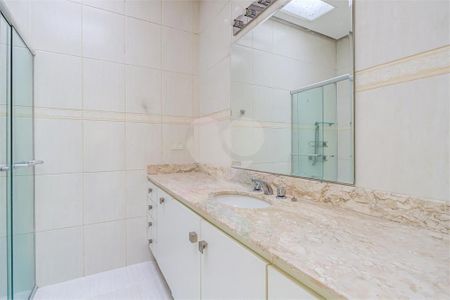 Casa à venda com 4 quartos, 234m² em Santo Amaro, São Paulo