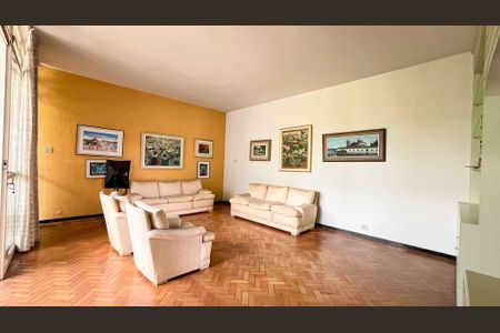 Casa à venda com 429m², 7 quartos e 8 vagas