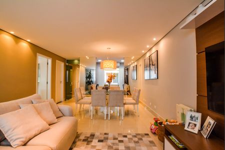 Casa à venda com 131m², 2 quartos e 3 vagasSala