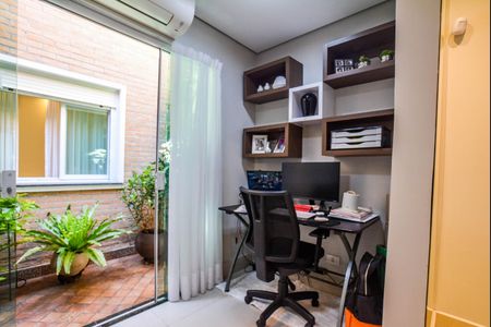 Casa à venda com 131m², 2 quartos e 3 vagasEscritório