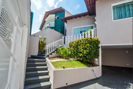 Casa à venda com 131m², 2 quartos e 3 vagasEntrada