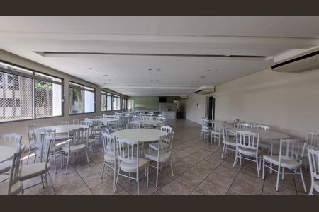 Apartamento à venda com 100m², 3 quartos e 1 vaga Apartamento à venda com 100m², 3 quartos e 1 vagaÁrea comum - Salão de festas