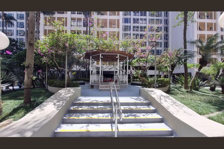 Apartamento à venda com 100m², 3 quartos e 1 vaga Apartamento à venda com 100m², 3 quartos e 1 vagaÁrea comum