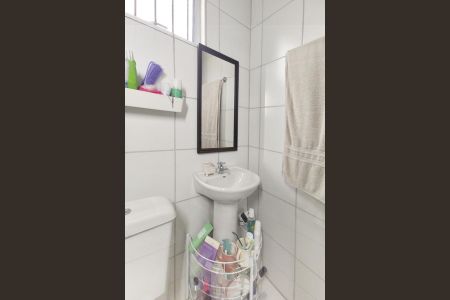 Banheiro de apartamento à venda com 2 quartos, 64m² em Igara, Canoas
