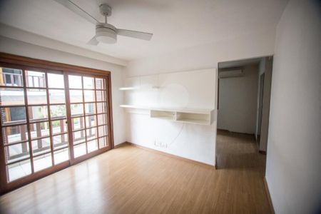 Casa à venda com 3 quartos, 215m² em Vila Tramontano, São Paulo