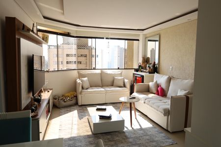 Sala de apartamento à venda com 3 quartos, 74m² em Vila Sofia, São Paulo