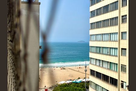 Sala - vista para a praia de apartamento à venda com 3 quartos, 141m² em Copacabana, Rio de Janeiro