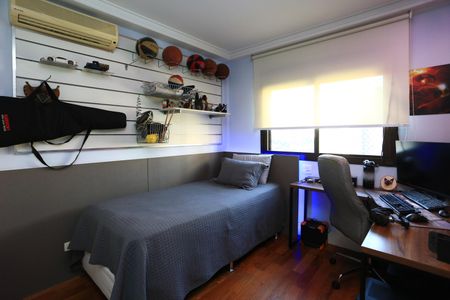 Apartamento à venda com 220m², 3 quartos e 4 vagas Apartamento à venda com 220m², 3 quartos e 4 vagas Suíte 2