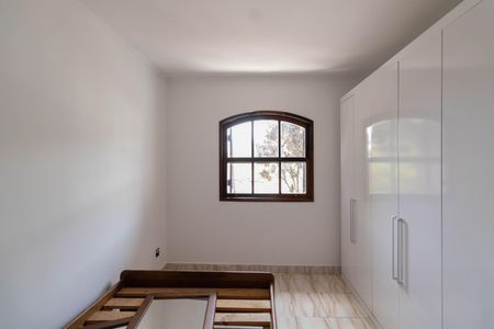Casa à venda com 176m², 3 quartos e 4 vagasQuarto 2