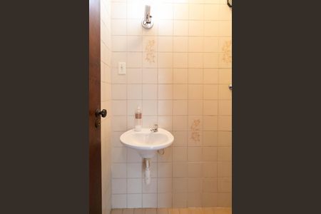 Casa à venda com 176m², 3 quartos e 4 vagasBanheiro de Serviço