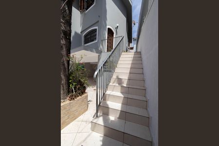 Casa à venda com 176m², 3 quartos e 4 vagasEscada