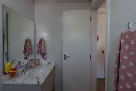Apartamento à venda com 75m², 2 quartos e 2 vagasBanheiro da Suíte 1