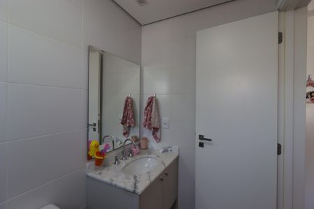 Apartamento à venda com 75m², 2 quartos e 2 vagasBanheiro da Suíte 1