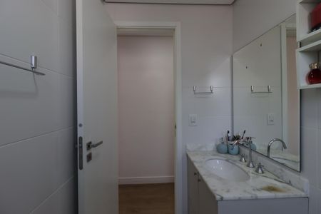 Apartamento à venda com 75m², 2 quartos e 2 vagasBanheiro da Suíte 2
