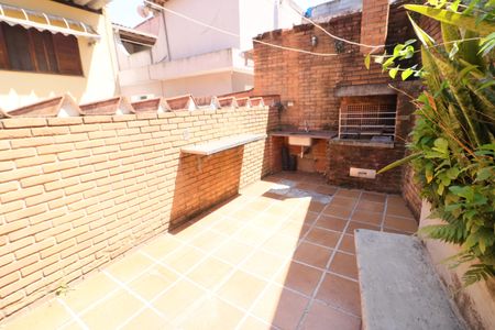 Casa à venda com 220m², 3 quartos e 3 vagasChurrasqueira