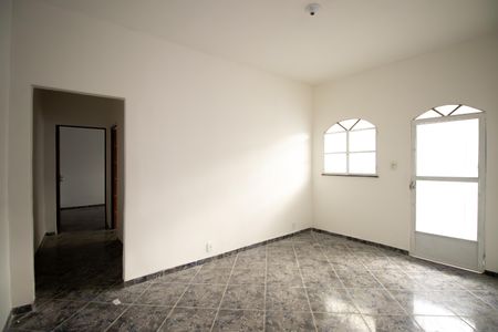 Sala de casa para alugar com 2 quartos, 69m² em Porto Novo, São Gonçalo