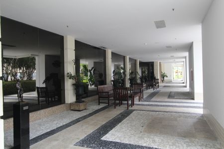 Apartamento à venda com 71m², 2 quartos e 1 vagaÁrea comum