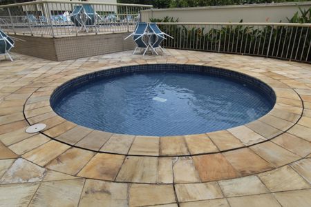 Apartamento à venda com 71m², 2 quartos e 1 vagaÁrea comum