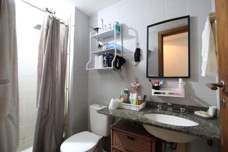 Apartamento à venda com 71m², 2 quartos e 1 vagaBanheiro Social