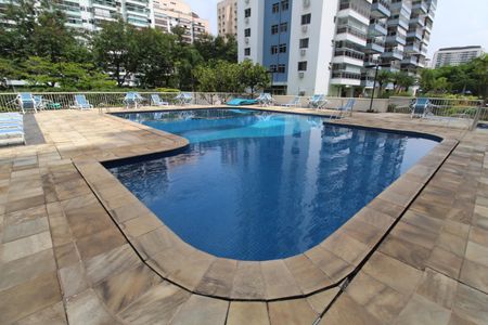 Apartamento à venda com 71m², 2 quartos e 1 vagaÁrea comum