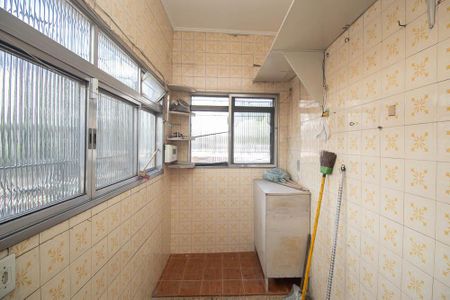 Casa para alugar com 55m², 2 quartos e 1 vagaÁrea de Serviço