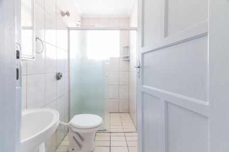 Banheiro de casa para alugar com 1 quarto, 52m² em Vila Polopoli, São Paulo