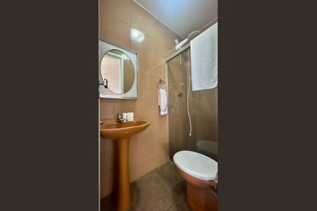 Apartamento à venda com 255m², 4 quartos e 4 vagas Apartamento à venda com 255m², 4 quartos e 4 vagasBanheiro de Serviço