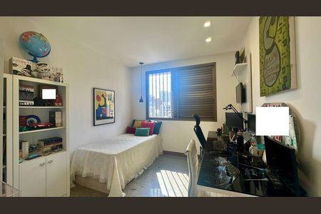 Apartamento à venda com 255m², 4 quartos e 4 vagas Apartamento à venda com 255m², 4 quartos e 4 vagasQuarto 1