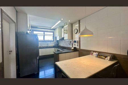 Apartamento à venda com 255m², 4 quartos e 4 vagas Apartamento à venda com 255m², 4 quartos e 4 vagasCozinha