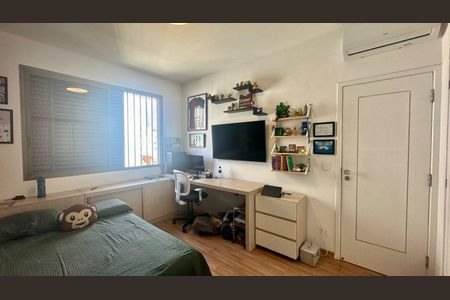 Apartamento à venda com 255m², 4 quartos e 4 vagas Apartamento à venda com 255m², 4 quartos e 4 vagasSuíte 1