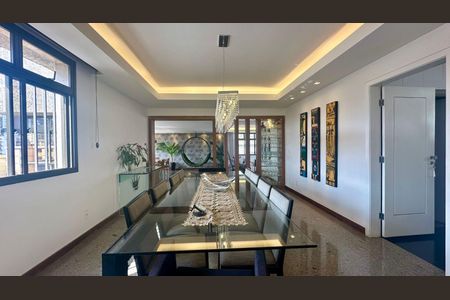 Apartamento à venda com 255m², 4 quartos e 4 vagas Apartamento à venda com 255m², 4 quartos e 4 vagasSala de Jantar