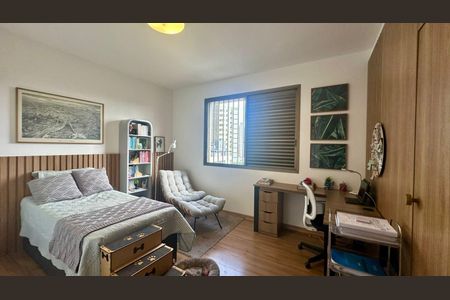 Apartamento à venda com 255m², 4 quartos e 4 vagas Apartamento à venda com 255m², 4 quartos e 4 vagasQuarto 2