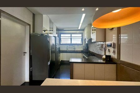 Apartamento à venda com 255m², 4 quartos e 4 vagas Apartamento à venda com 255m², 4 quartos e 4 vagasCozinha