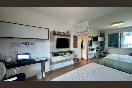 Apartamento à venda com 255m², 4 quartos e 4 vagas Apartamento à venda com 255m², 4 quartos e 4 vagasSuíte 2
