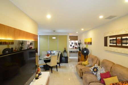 Sala de apartamento para alugar com 3 quartos, 130m² em Barra da Tijuca, Rio de Janeiro