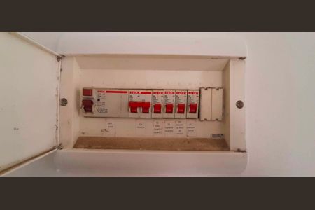 Apartamento à venda com 56m², 2 quartos e 1 vaga Apartamento à venda com 56m², 2 quartos e 1 vagaQuadro de Luz