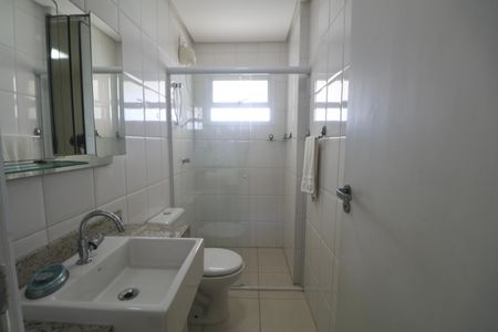 Apartamento para alugar com 185m², 3 quartos e 2 vagas Apartamento para alugar com 185m², 3 quartos e 2 vagasBanheiro Suíte 2