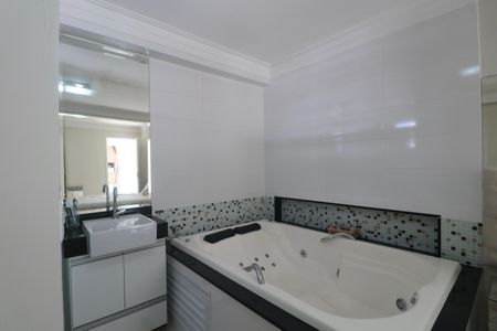 Apartamento para alugar com 185m², 3 quartos e 2 vagas Apartamento para alugar com 185m², 3 quartos e 2 vagasBanheiro Suíte 3