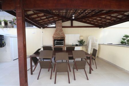 Apartamento para alugar com 185m², 3 quartos e 2 vagas Apartamento para alugar com 185m², 3 quartos e 2 vagasÁrea comum - Churrasqueira