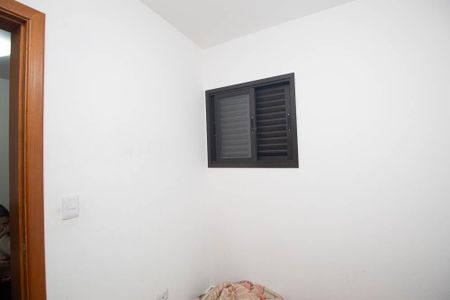 Quarto 2 de apartamento para alugar com 2 quartos, 42m² em Vila Nelson, São Paulo