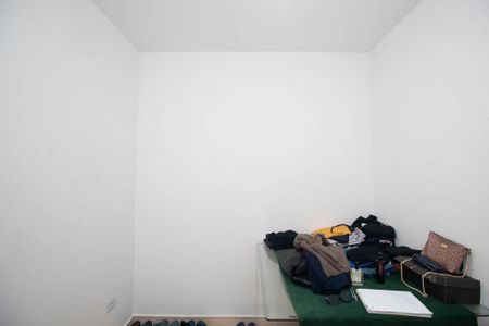 Quarto 1 de apartamento para alugar com 2 quartos, 42m² em Vila Nelson, São Paulo